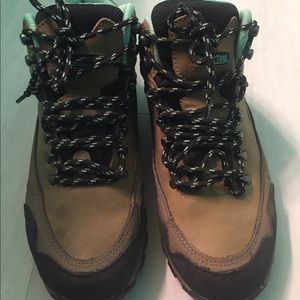 Pacific Trail Rainier waterproof hiking boots